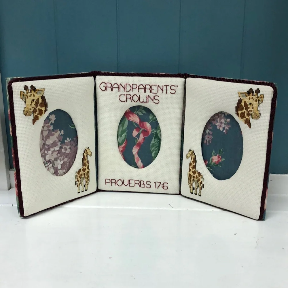Handmade Cross Stitch picture frame‎ Grandparents Crowns Proverbs 17:6 giraffes
